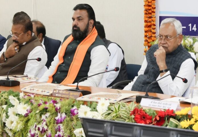 बिहार कैबिनेट की बैठक में बड़ा फैसला मंत्रियों की सैलरी और भत्तों में बढ़ोतरी बिहार कैबिनेट की बैठक में बड़ा फैसला मंत्रियों की सैलरी और भत्तों में बढ़ोतरी