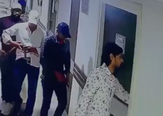 IMG-20250717-WA0002 Patna Paras Hospital Murder: हथियार लहराते घुसे, गोली मारी और चलते बने, पारस अस्पताल में घुसकर हत्या का विडियो वायरल