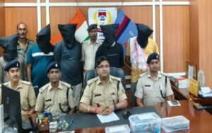 Godda Crime News: गोड्डा पुलिस की बड़ी कार्रवाई, 42 गाड़ियों की चोरी में शामिल इंटर स्टेट गिरोह का पर्दाफाश