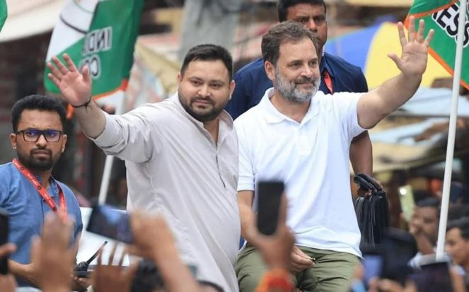 IMG-20250821-WA0001 तेजस्वी यादव की वोट अधिकार यात्रा के दौरान चपेट में आकर JAP का जवान घायल, पैर की हड्डी टूटी