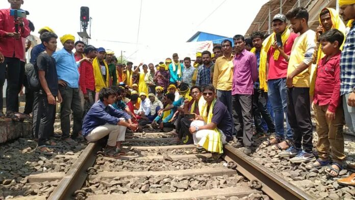 Kudmai-samaj-2 Jharkhand News: झारखंड में बढ़ा तनाव: 20 सितंबर को कुर्मी समुदाय का रेल रोको, आदिवासी संगठन भी करेंगे प्रदर्शन