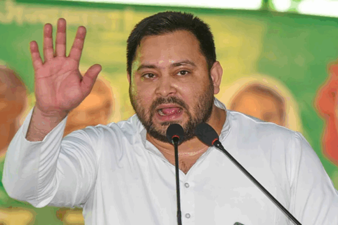 tejashwi-yadav-Reaction-on-FIR Bihar Politics News: चुनाव से पहले राजद परिवार में बढ़ा तनाव, रोहिणी विवाद पर तेजस्वी यादव का बड़ा बयान