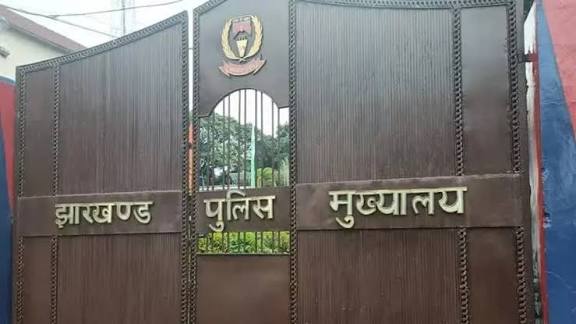 xe (1) Ranchi News: झारखंड पुलिस मुख्यालय में लगी भीषण आग, डाटा सेंटर के कंप्यूटर और दस्तावेज जलकर राख